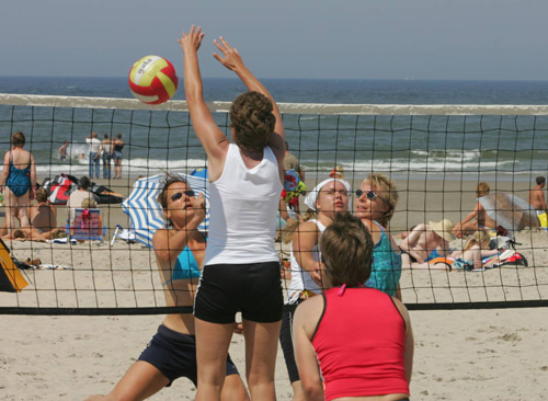 Beachvolleybal 3 x 3 “mooi weer internet toernooi”