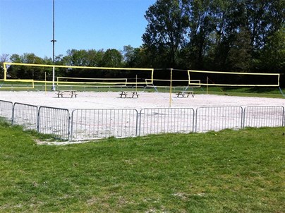 Elk seizoen weer lekker beachvolleyballen op de velden van Beachvolleybalclub de Zandbak.