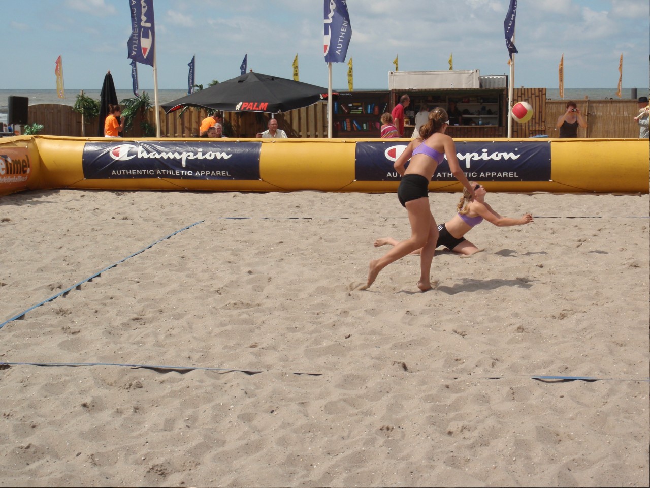 Kim Slijkerman en Puck van den Berg (beide 14 jaar) veroveren zilver op open NK!