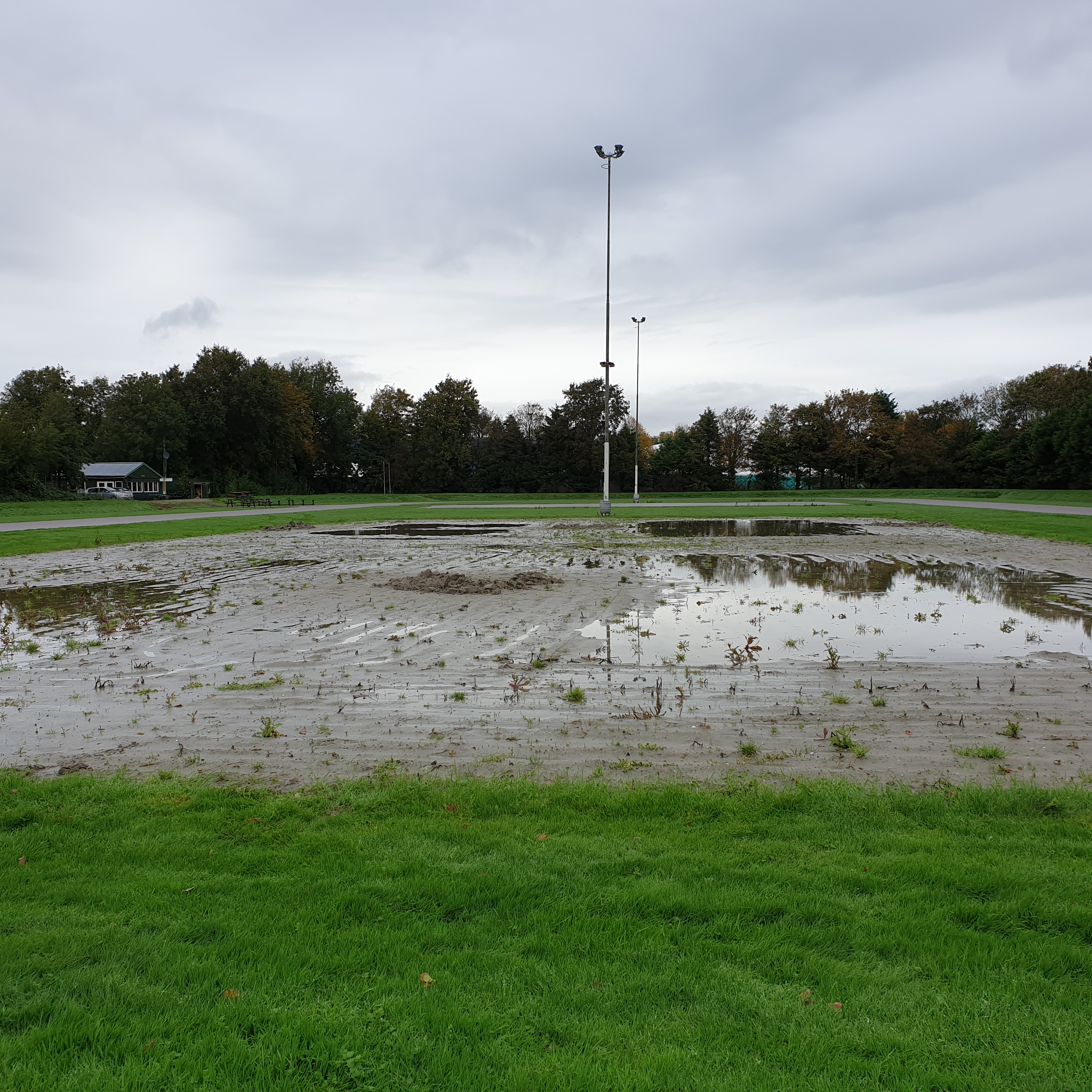 Velden zijn weer afgebroken