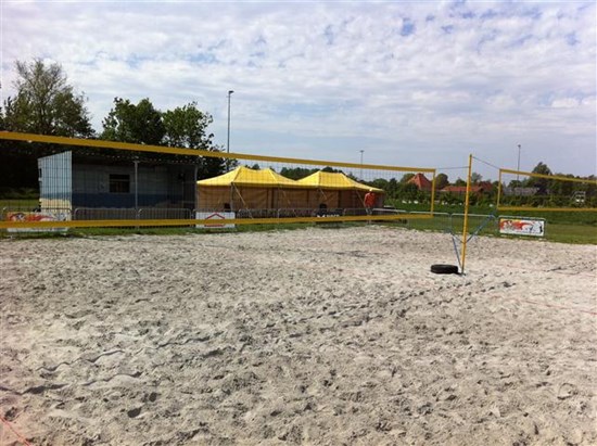 De beachvolleybalvelden van beachvolleybalclub de Zandbak zijn beschikbaar voor bedrijven, scholen, andere verenigingen